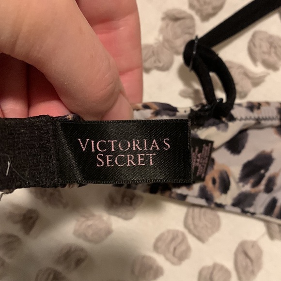 34A Victoria Secret Bra - Picture 5 of 6